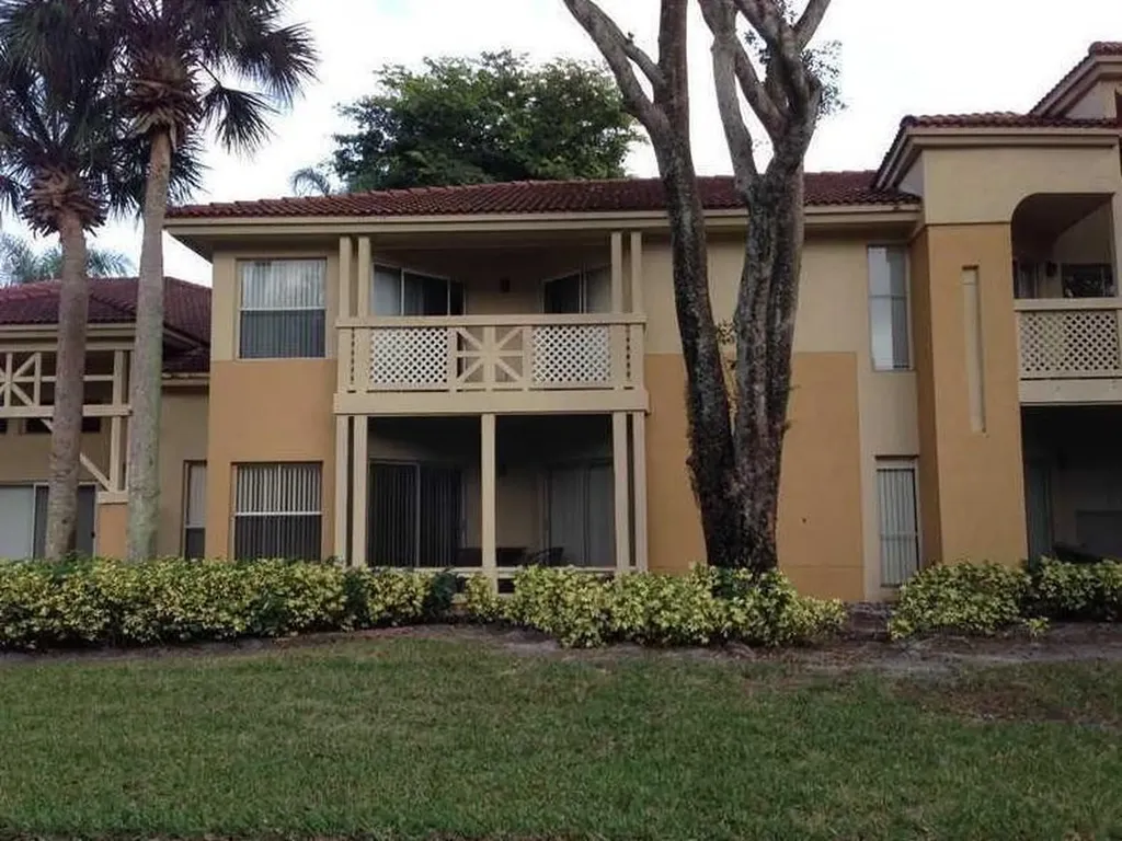 4823 Via Palm Lakes West Palm Beach FL 33417