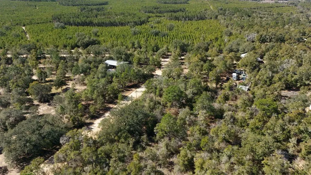 Lot C27 Stewart Lake Road Chipley FL 32428