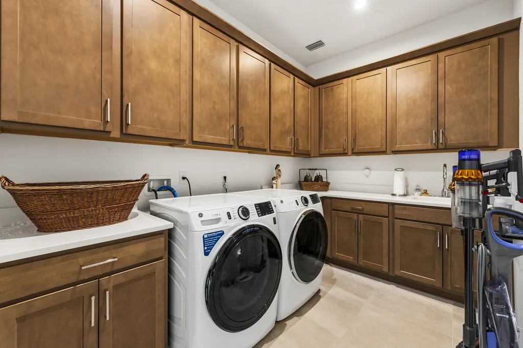 2044 SE Mosaic Boulevard Port St Lucie FL 34984