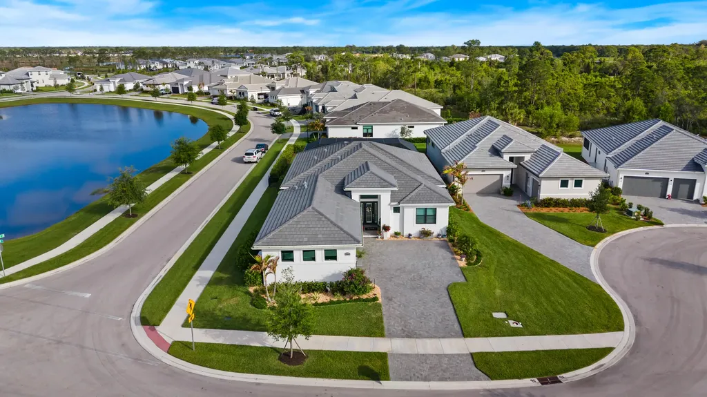 2044 SE Mosaic Boulevard Port St Lucie FL 34984