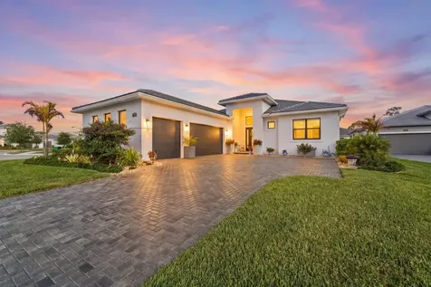 2044 SE Mosaic Boulevard Port St Lucie FL 34984