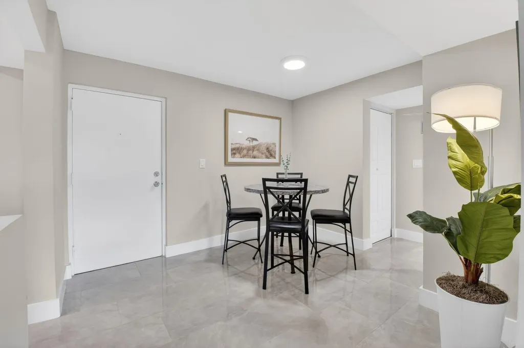 480 NW 20th Street Boca Raton FL 33431