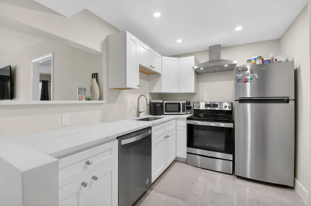 480 NW 20th Street Boca Raton FL 33431