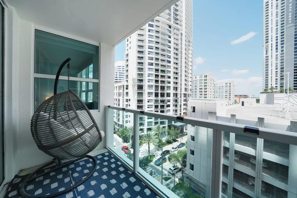 350 SE 2nd Street Fort Lauderdale FL 33301
