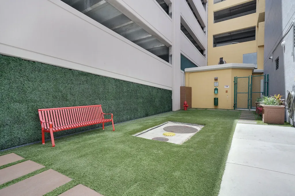 350 SE 2nd Street Fort Lauderdale FL 33301