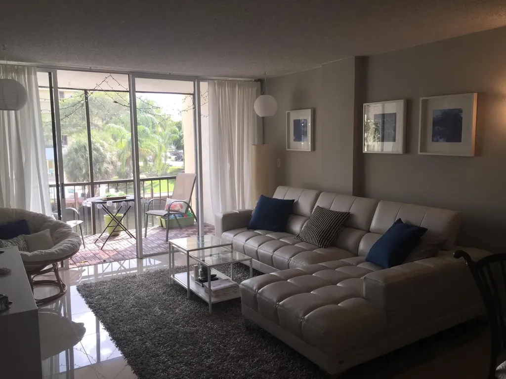 10 Royal Palm Way Boca Raton FL 33432