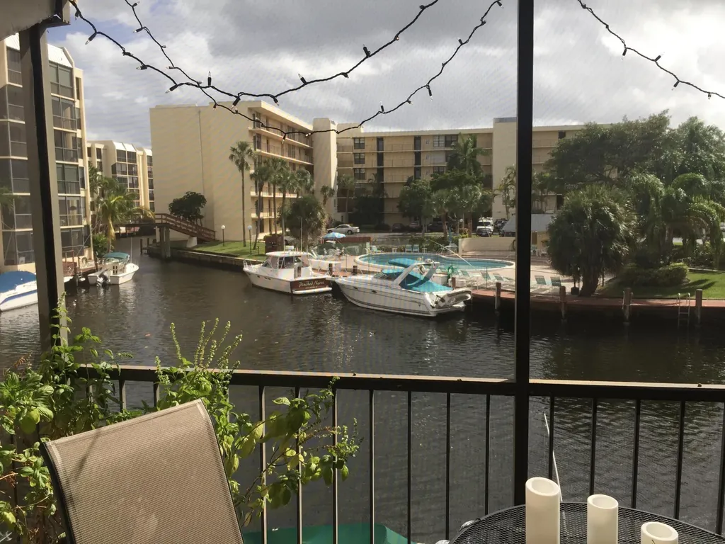 10 Royal Palm Way Boca Raton FL 33432