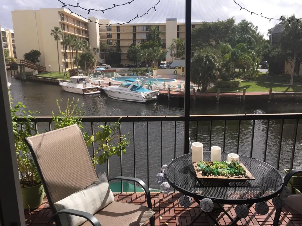 10 Royal Palm Way Boca Raton FL 33432