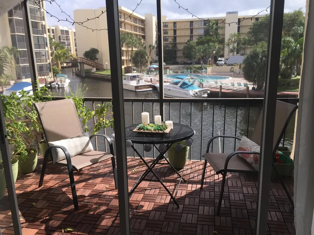10 Royal Palm Way Boca Raton FL 33432