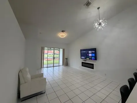 18409 Vía Di Sorrento Boca Raton FL 33496