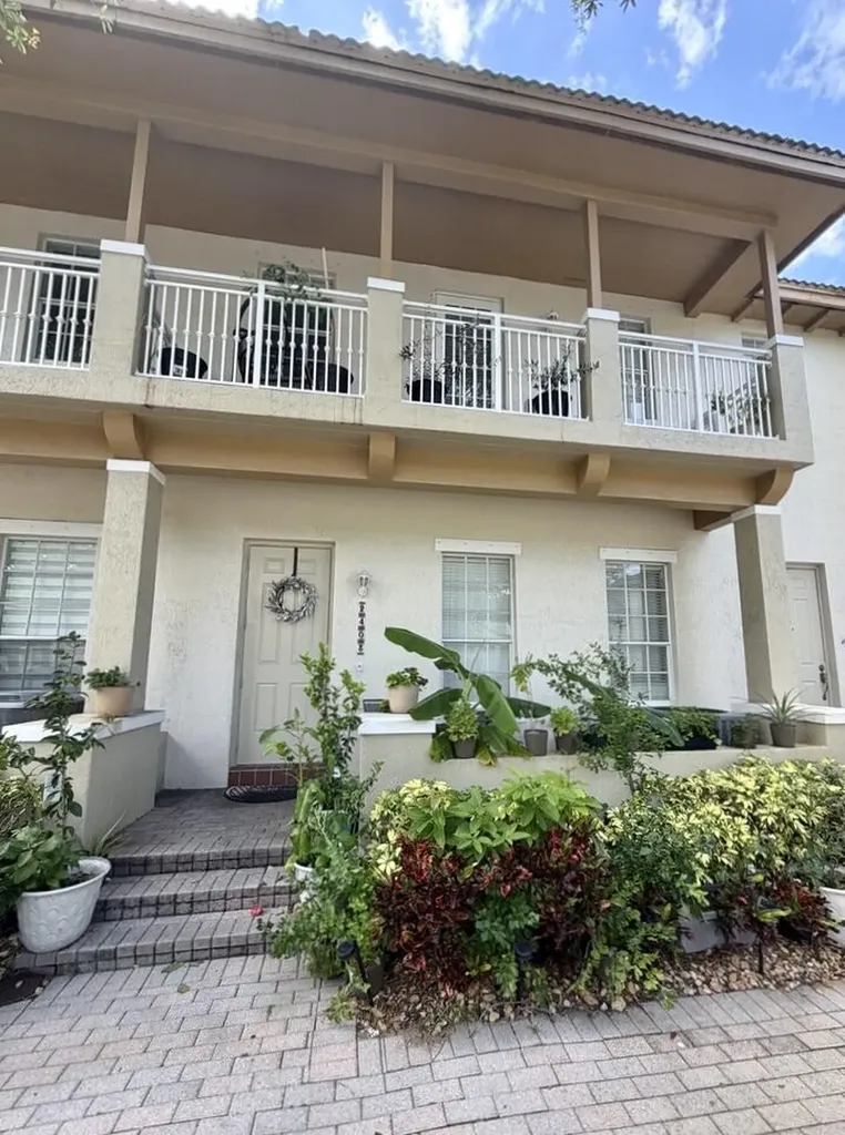 2403 NW 7th Street Boynton Beach FL 33426