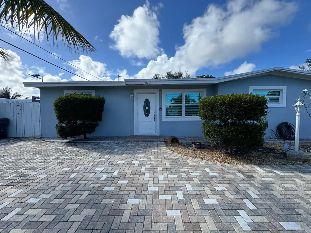 1959 Baythorne Road West Palm Beach FL 33415