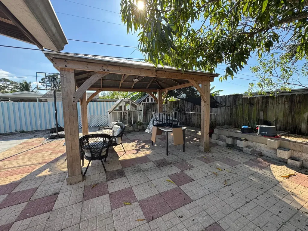 1959 Baythorne Road West Palm Beach FL 33415