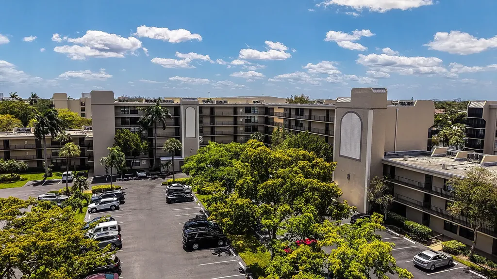 8 Royal Palm Way Boca Raton FL 33432