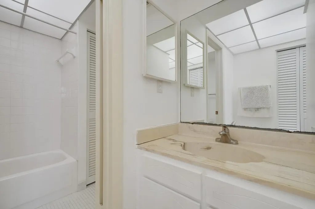 8 Royal Palm Way Boca Raton FL 33432