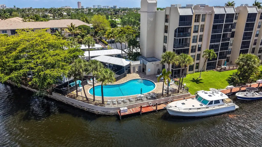 8 Royal Palm Way Boca Raton FL 33432