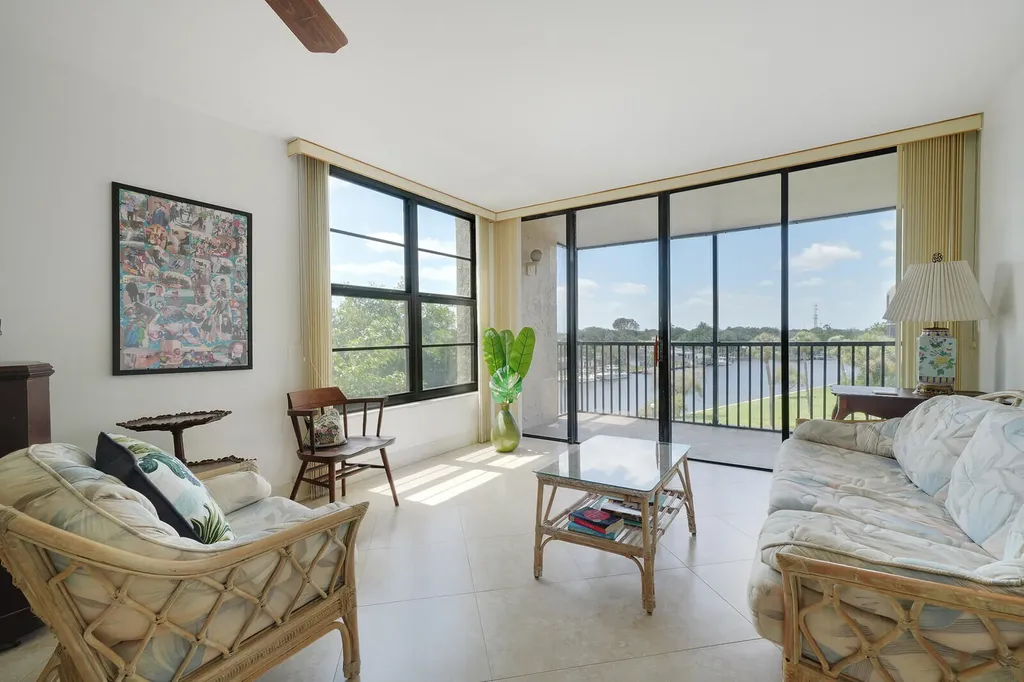 8 Royal Palm Way Boca Raton FL 33432
