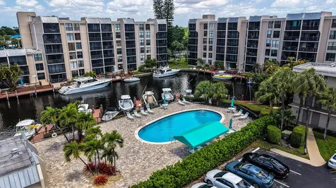 8 Royal Palm Way Boca Raton FL 33432