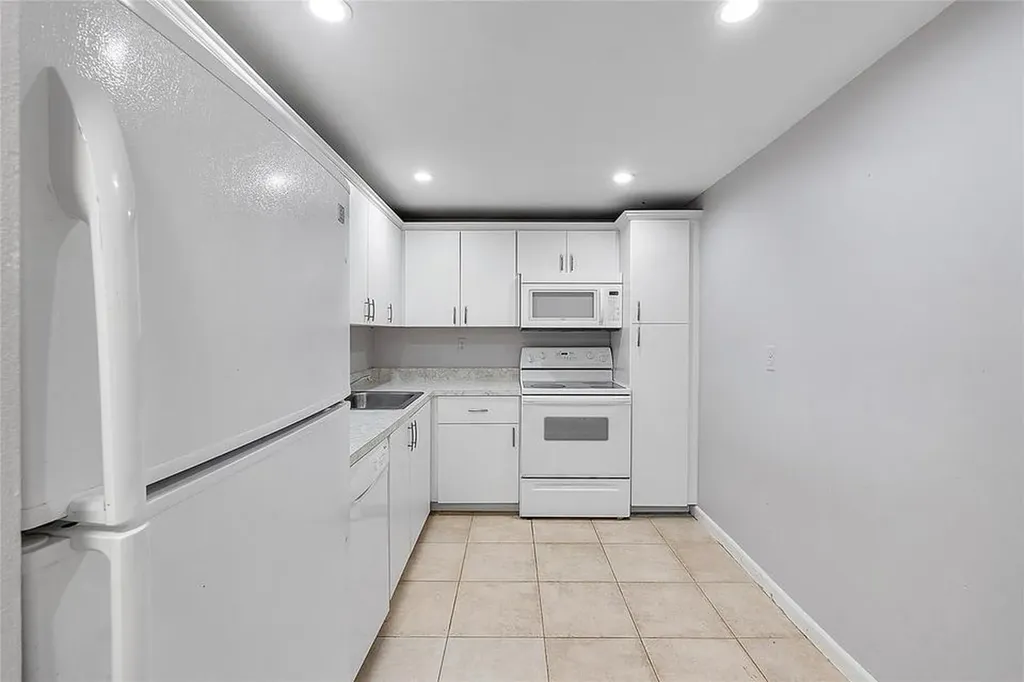 4354 NW 9th Avenue Deerfield Beach FL 33064