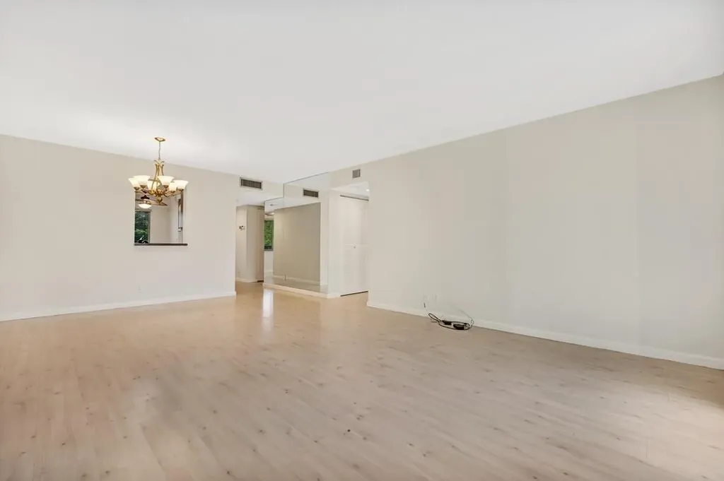 7286 Huntington Lane Delray Beach FL 33446