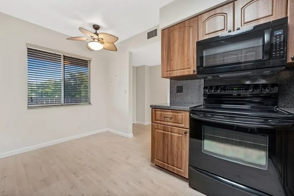 7286 Huntington Lane Delray Beach FL 33446