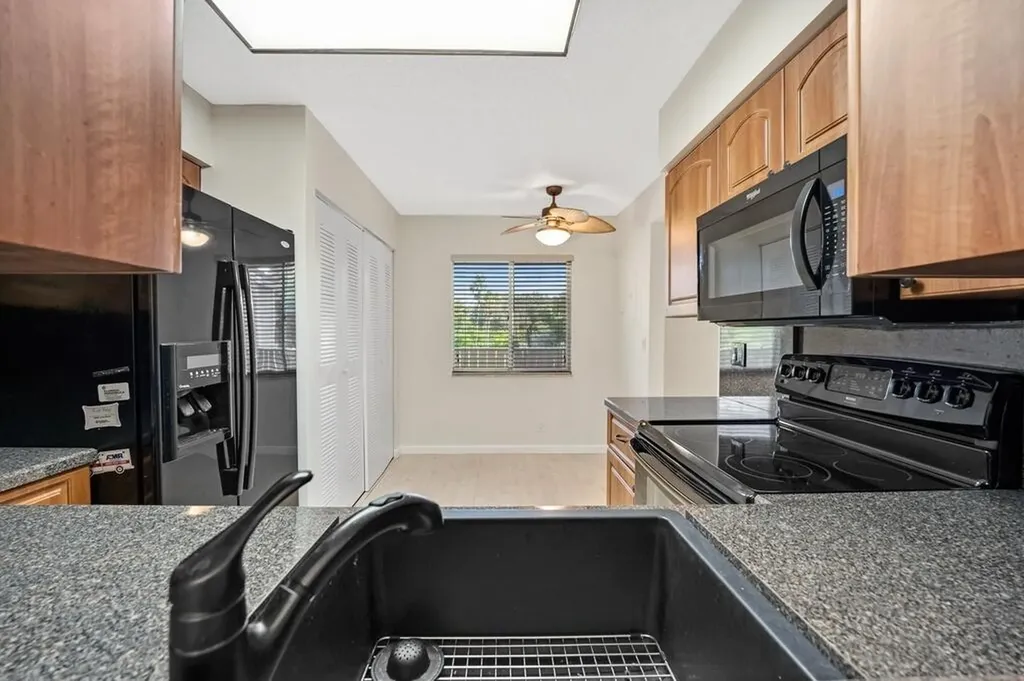 7286 Huntington Lane Delray Beach FL 33446