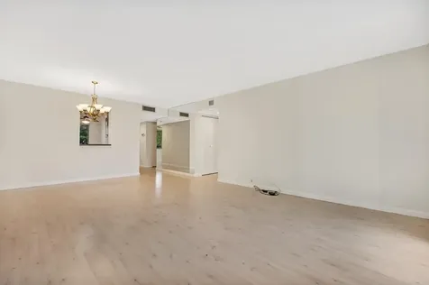7286 Huntington Lane Delray Beach FL 33446