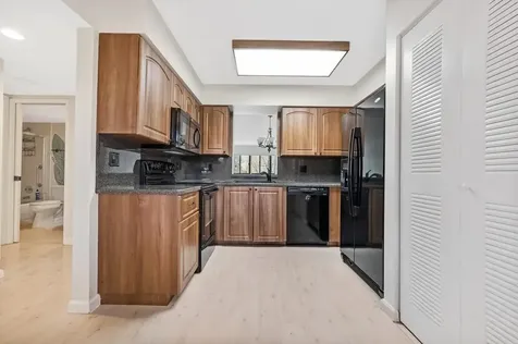 7286 Huntington Lane Delray Beach FL 33446