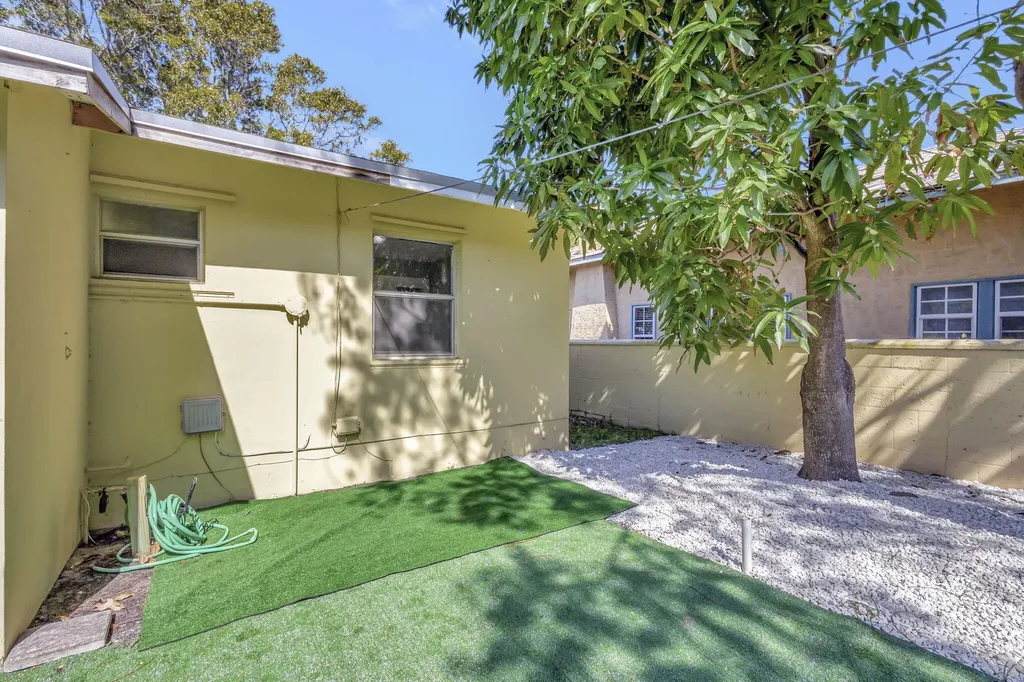 510 48th Street West Palm Beach FL 33407
