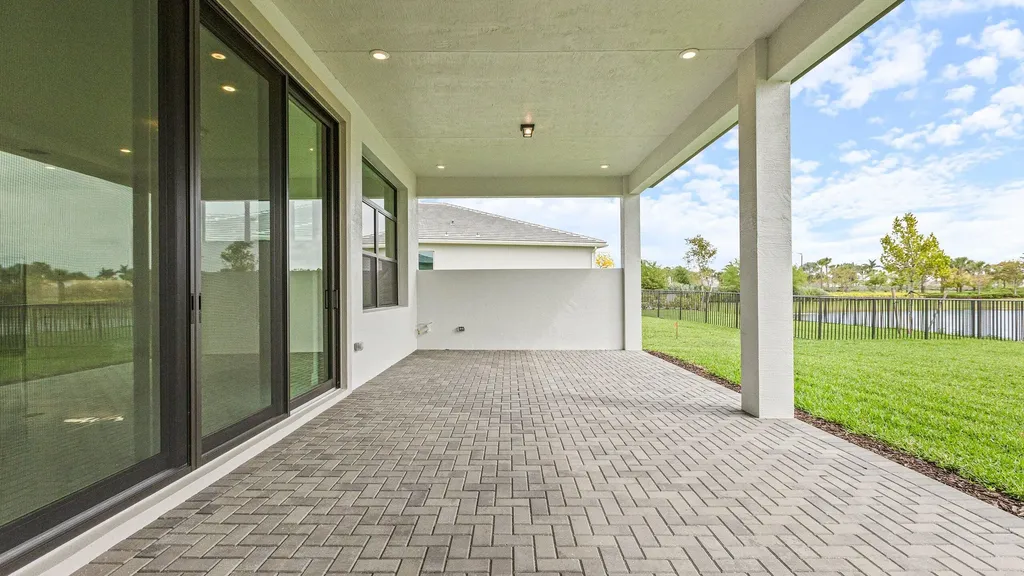 5474 Hutchinson Way The Acreage FL 33470