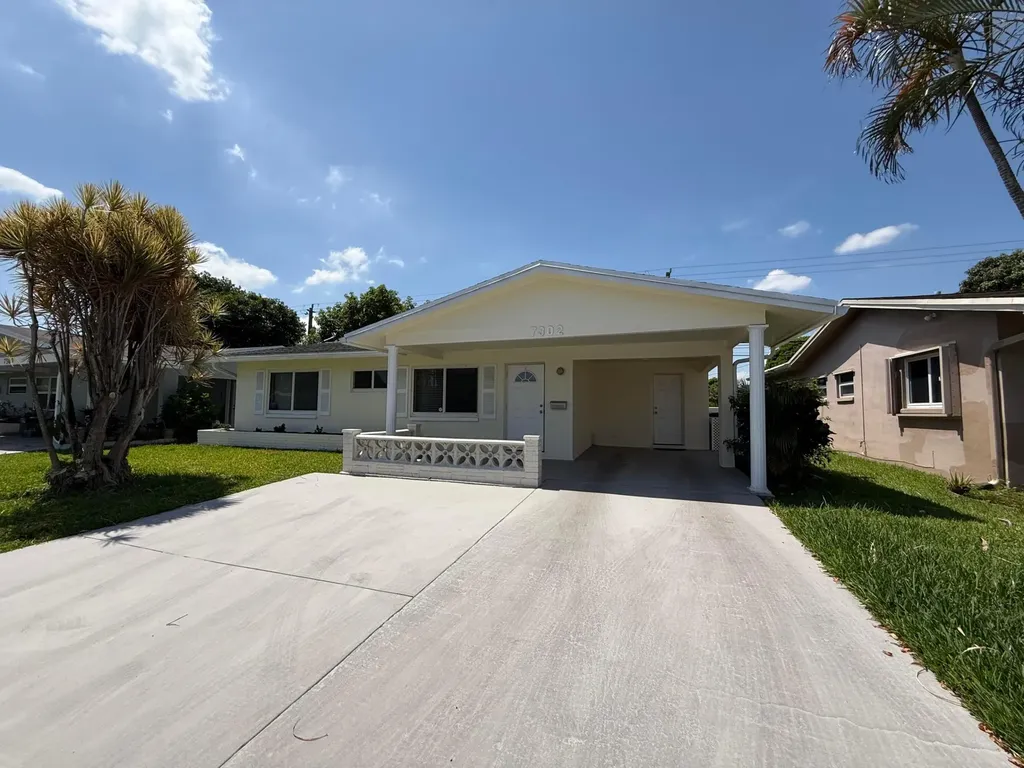 7302 NW 57th Court Tamarac FL 33321