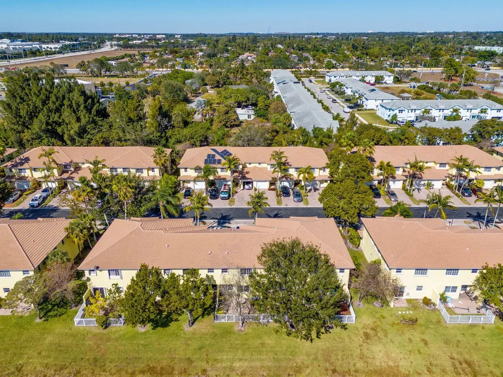 948 Imperial Lake Road West Palm Beach FL 33413