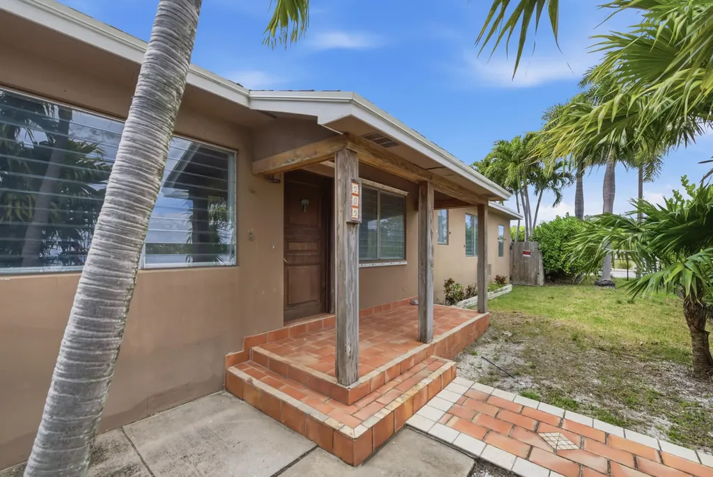 303 Cornell Drive Lake Worth Beach FL 33460