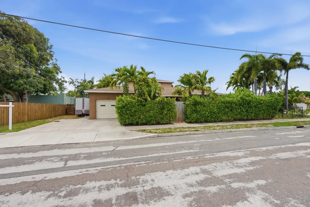 303 Cornell Drive Lake Worth Beach FL 33460