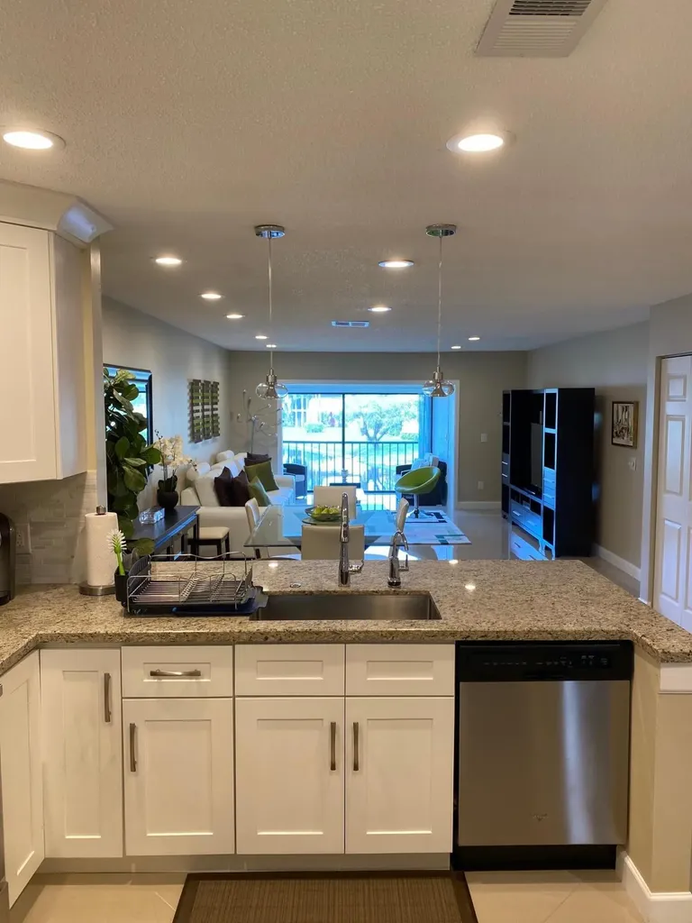 9285 Vista Del Lago Boca Raton FL 33428