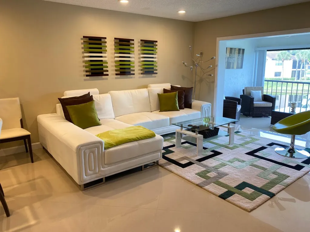 9285 Vista Del Lago Boca Raton FL 33428
