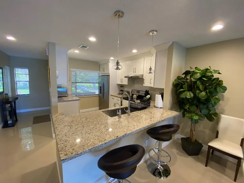 9285 Vista Del Lago Boca Raton FL 33428