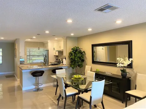 9285 Vista Del Lago Boca Raton FL 33428