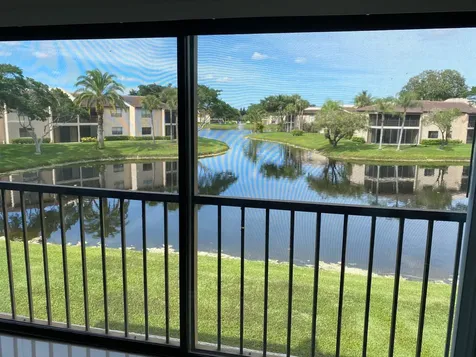 9285 Vista Del Lago Boca Raton FL 33428