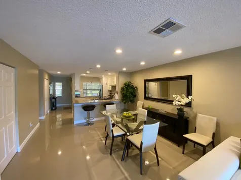 9285 Vista Del Lago Boca Raton FL 33428