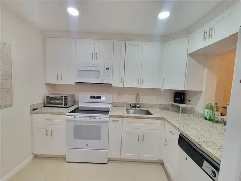 5945 Del Lago Circle Sunrise FL 33313