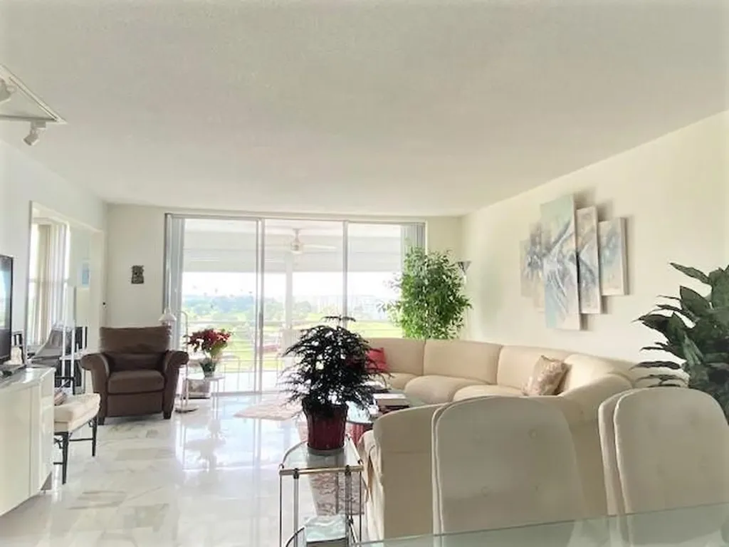 2671 S Course Drive Pompano Beach FL 33069