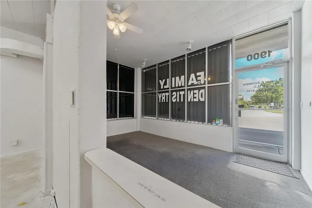 1900 E Oakland Park Boulevard Fort Lauderdale FL 33306