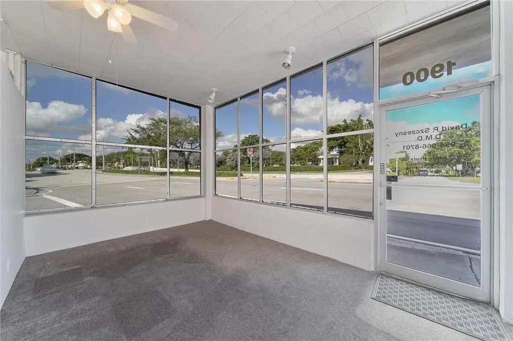 1900 E Oakland Park Boulevard Fort Lauderdale FL 33306