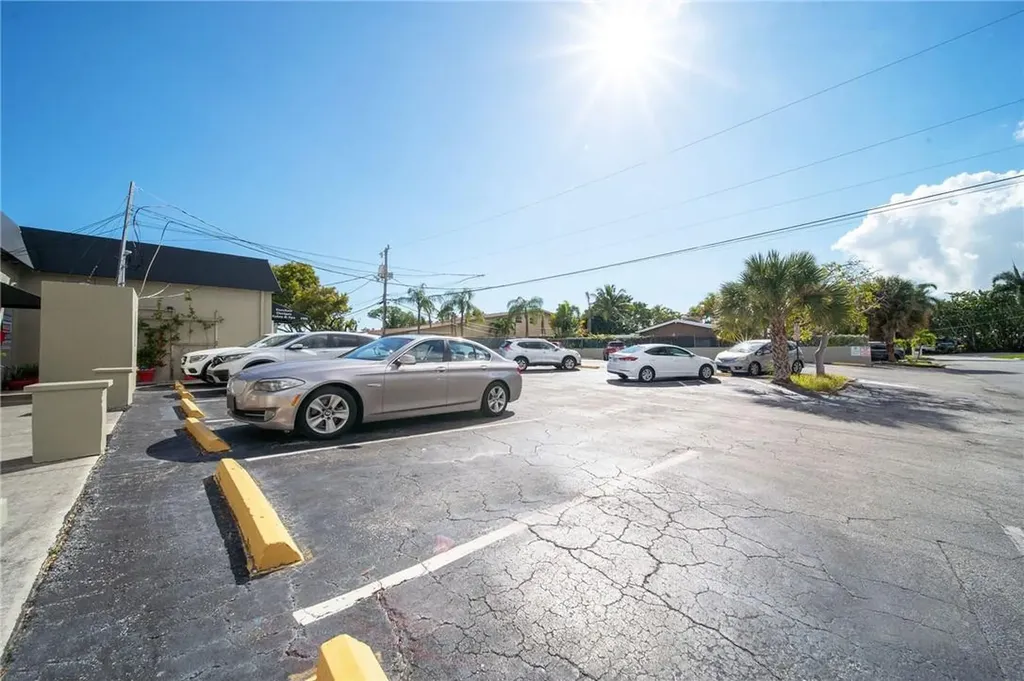 1900 E Oakland Park Boulevard Fort Lauderdale FL 33306