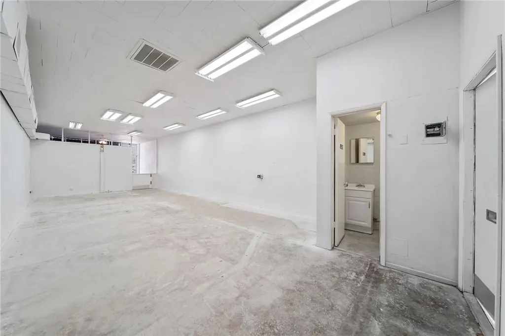 1900 E Oakland Park Boulevard Fort Lauderdale FL 33306