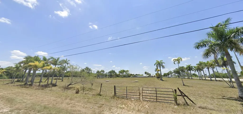 16650 Velazquez Boulevard Loxahatchee FL 33470
