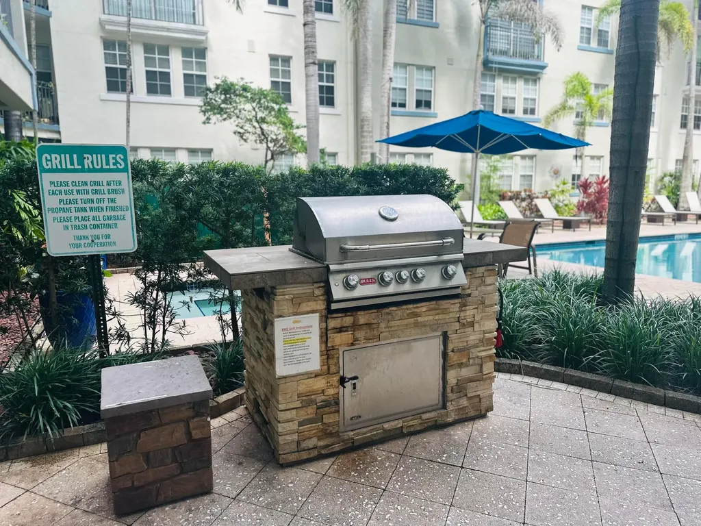 533 NE 3rd Avenue Fort Lauderdale FL 33301