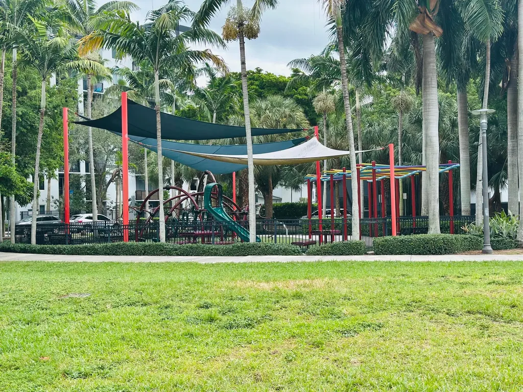 533 NE 3rd Avenue Fort Lauderdale FL 33301