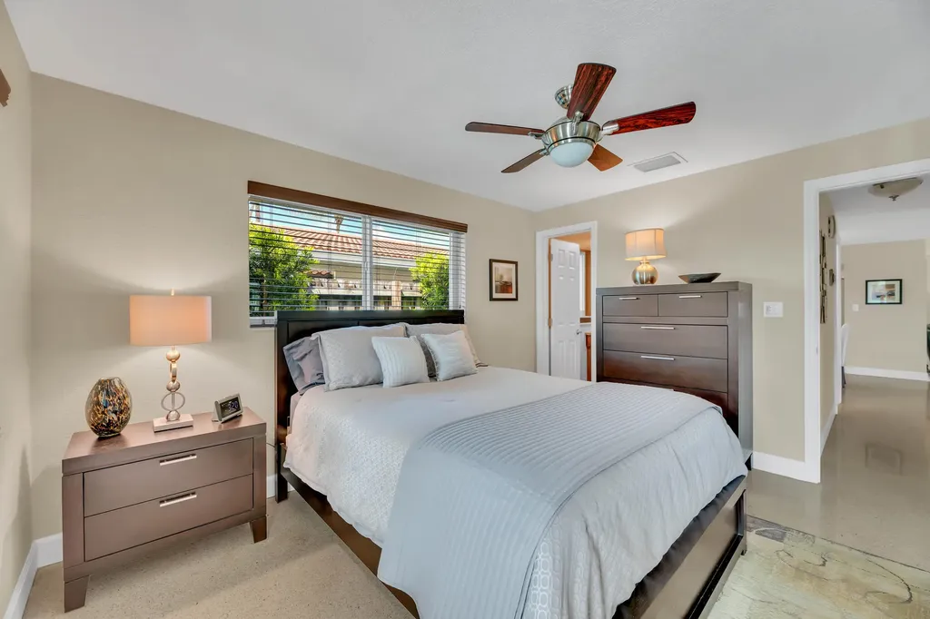 2401 NE 17th Terrace Wilton Manors FL 33305